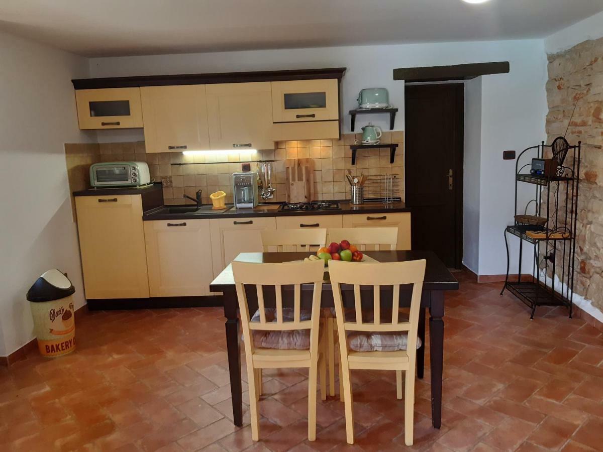 Mala Kuca Sa Velikim Grijanim Bazenom Antonio Villa Šišan Bagian luar foto